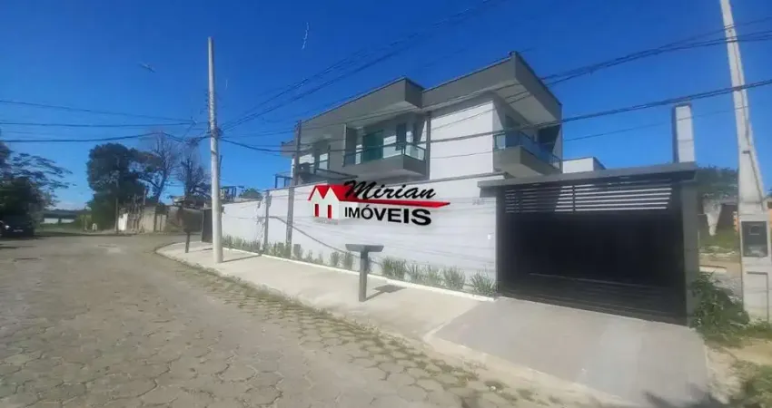 Lindo sobrado 02 dormitórios (1 suíte com closet), sala 2 ambientes, cozinha, 02 wc, 02 vagas, piscina, churrasqueira