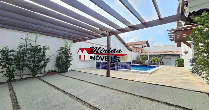 Casa de Luxo à Venda em Peruíbe-SP, no Parque Balneário Oasis: 5 Quartos, 5 Suítes, 3 Salas, 6 Banheiros e 4 Vagas de Garagem!