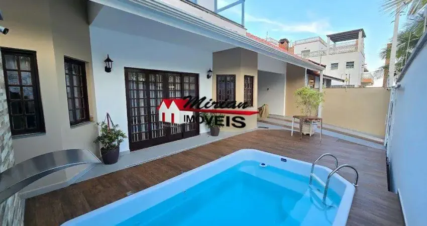 Casa sobrado a venda em peruibe 4 quartos sendo 2 suites piscina pertinho da praia