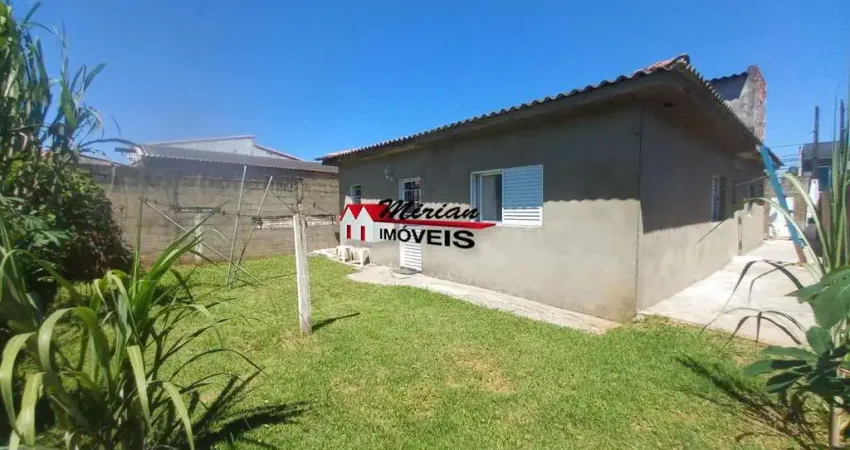 Oportunidade única!!! casa 3 dts. sala, copa/cozinha, amplo quintal, 3 vagas