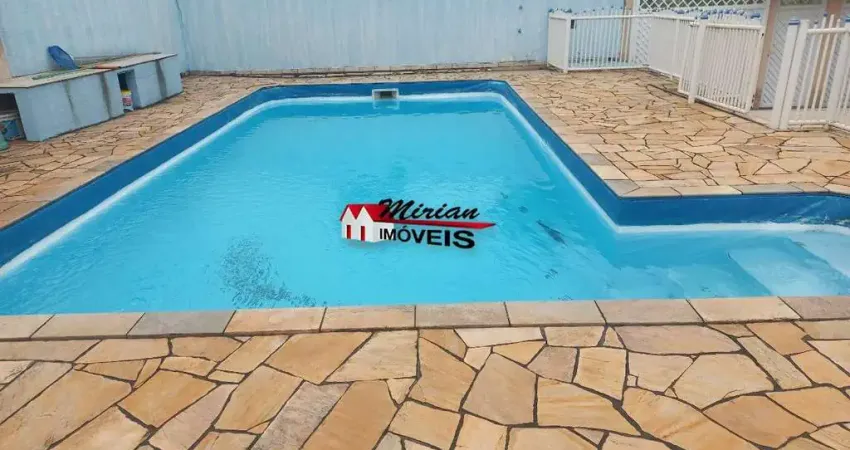 Sobrado em condomínio 2 dormitórios, espaço gourmet, piscina, 2 vagas