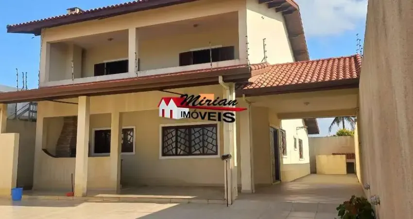 Oportunidade em peruíbe! sobrado frente ao mar, 05 suítes, varanda gourmet