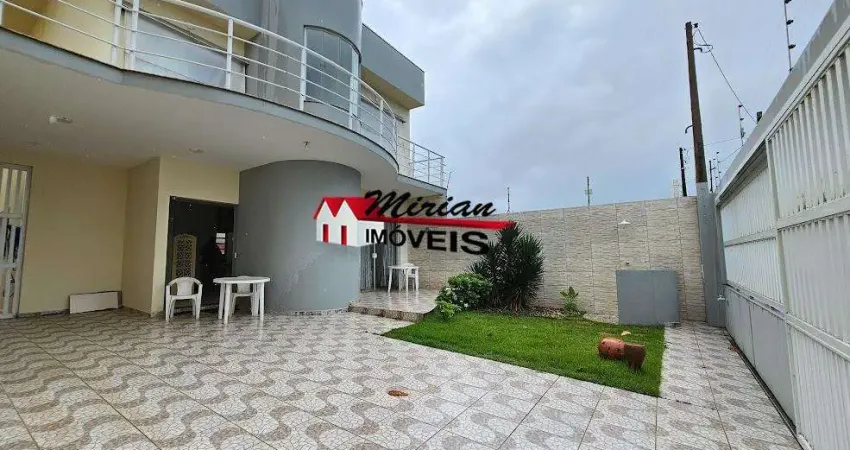 Casa  a venda em peruibe frente para o mar com 3 quartos sendo 1 suite , lindo jardim pé na areia
