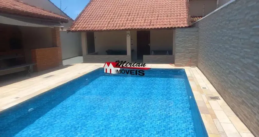 Ótimo sobrado 03 dormitórios, piscina, churrasqueira, 04 vagas - 100 mts da praia