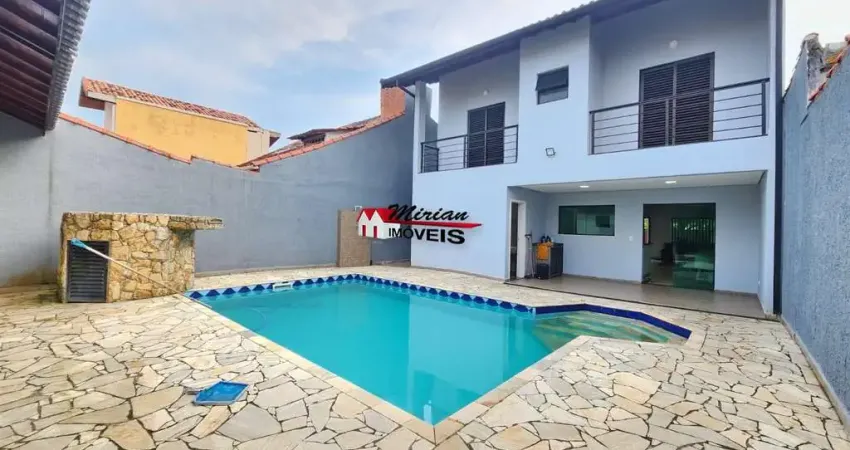 Sobrado 4 suites, com piscina a venda em peruibe próximo a praia