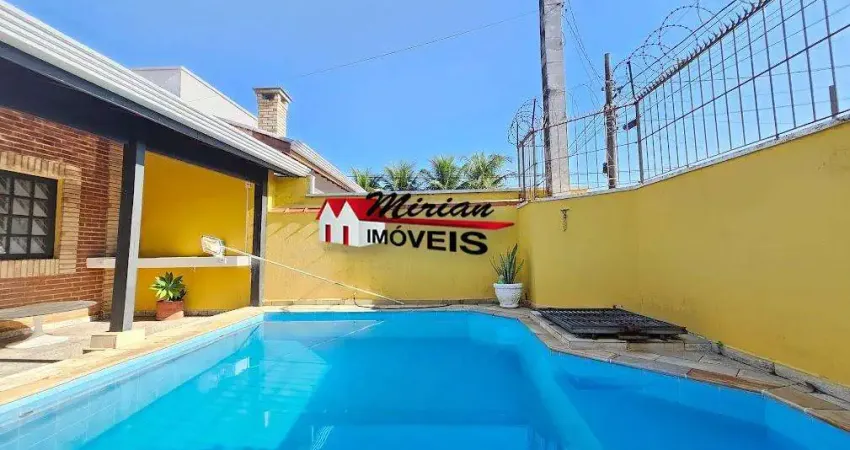 3 quartos sendo 1 suite pertinho da praia com piscina em peruibe