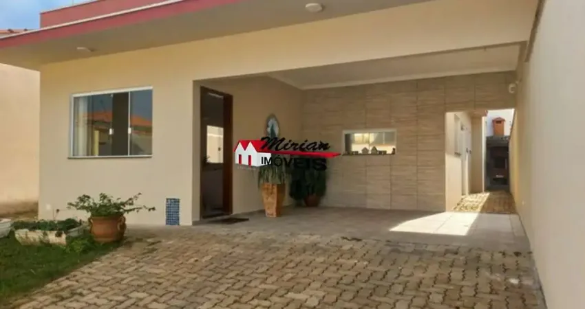 Casa a venda em peruibe 03 quartos , churrasqueira, 4 vagas, 600 metros  da praia