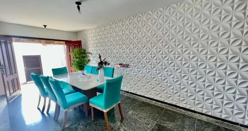 Sobrado próximo ao centro e a praia em bairro nobre com piscina stella maris