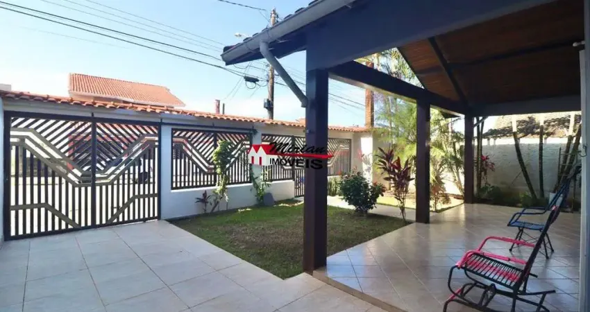 Casa com piscina localização privilegiada próximo a praia em peruibe