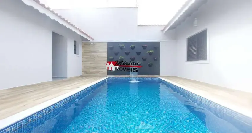 Casa  a 600 metros da  praia  bairro nobre em peruibe com piscina espaço goumert e edicula