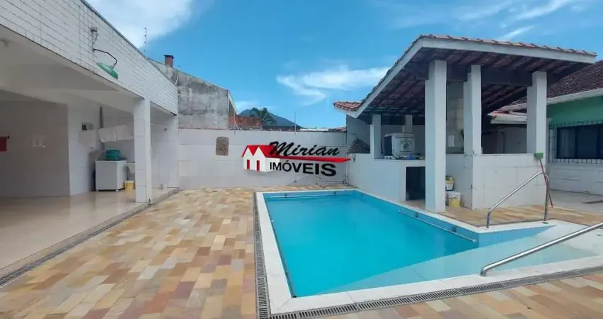 Casa a venda em peruibe, com 4 dormitórios sendo 2 suites piscina no centro de peruibe