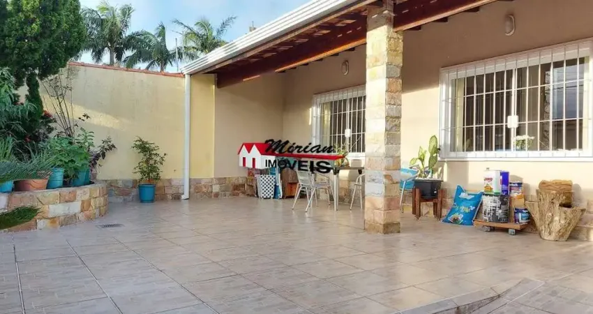 Casa a venda em peruibe, com 3 dormitórios proximo ao centro stella maris em peruibe