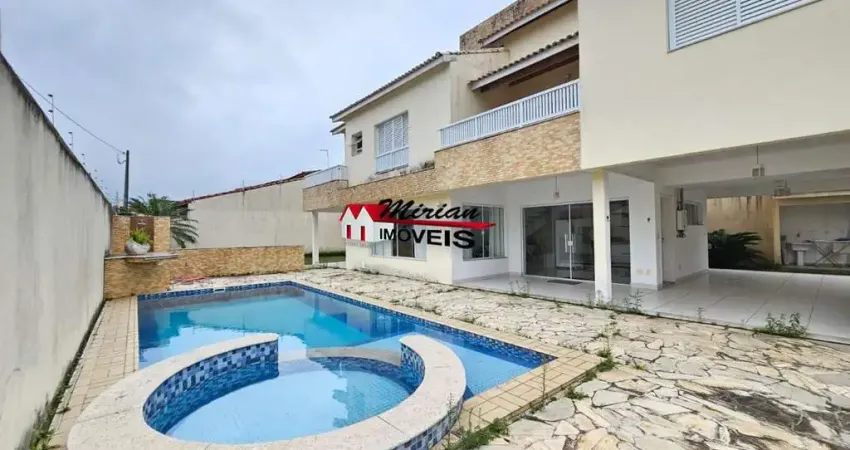Casa com piscina para venda em peruibe com excelente acabamento. 4 dormitórios, sendo 2 suítes, 1 sala de estar, 1 sala de jantar, cozinha, banheiro s