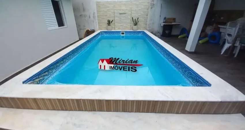 Ótima casa térrea 03 dormitórios, edícula, piscina, churrasqueira, 800 mts da praia.