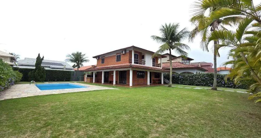 Sobrado para venda em 2 terrenos em peruibe. 4 dormitórios sendo 2 suítes, sala de estar espaçosa, sala de jantar, cozinha, banheiro social, lavanderi