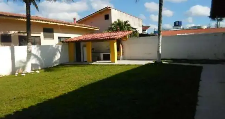 Frente para o mar em peruibe em bairro nobre com terreno grande está na mirian imóveis em peruibe