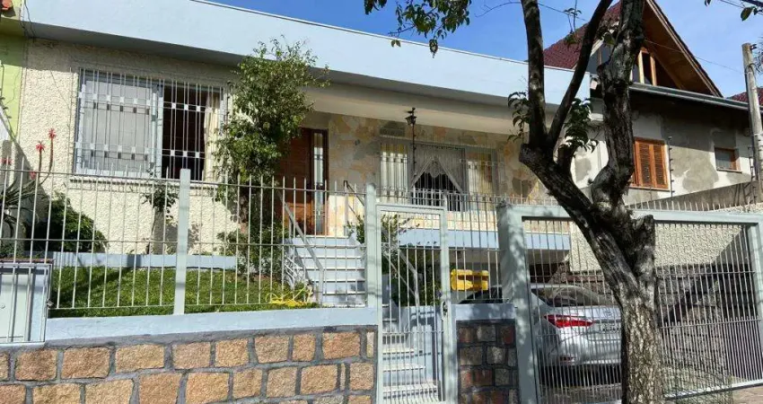 Casa com 5 quartos à venda na Travessa Anunciada, 69, Vila Ipiranga, Porto Alegre