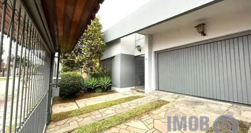 Casa com 3 quartos à venda na Avenida Doutor Walter Só Jobim, 70, Jardim Lindóia, Porto Alegre