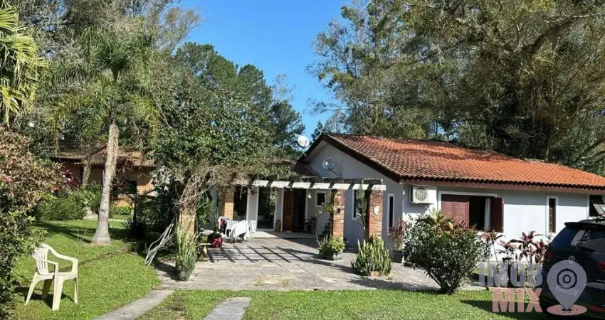 Chácara / sítio com 2 quartos à venda na Rua Adroaldo de Souza Santos, 257, São Caetano, Porto Alegre