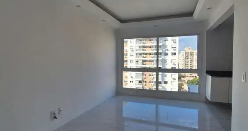 Apartamento com 2 quartos à venda na Rua Bezerra de Menezes, 623, Passo da Areia, Porto Alegre