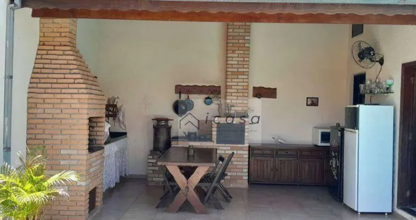 Casa com 3 dormitórios à venda, 185 m² por R$ 900.000,00 - Vila Santos - Caçapava/SP