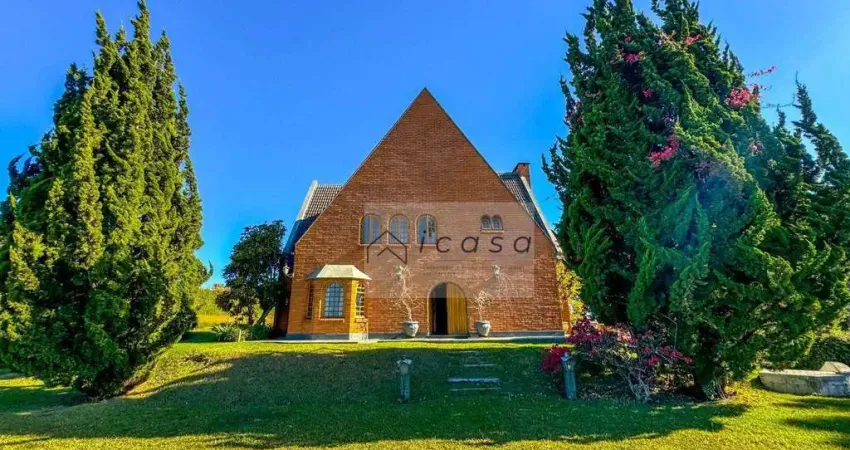 Sobrado com 4 dormitórios à venda, 529 m² por R$ 2.660.000,00 - V Inglesa - Campos do Jordão/SP