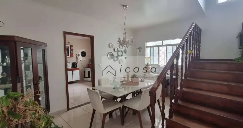 Sobrado com 3 dormitórios à venda, 133 m² por R$ 660.000,00 - Jardim das Indústrias - São José dos Campos/SP