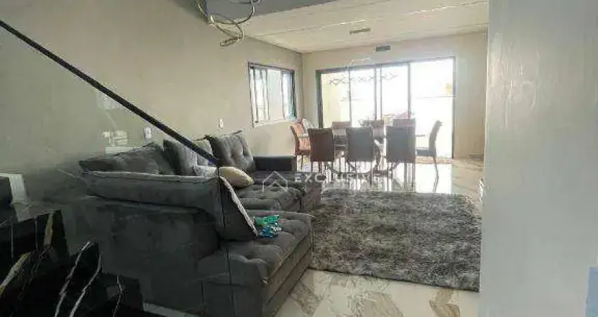 Sobrado com 3 dormitórios à venda, 220 m² por R$ 1.500.000,00 - Malibu - Caçapava/SP