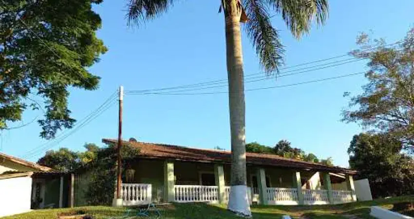 Chácara com 3 dormitórios à venda, 2565 m² por R$ 900.000,00 - Chácara Santa Rita - Caçapava/SP