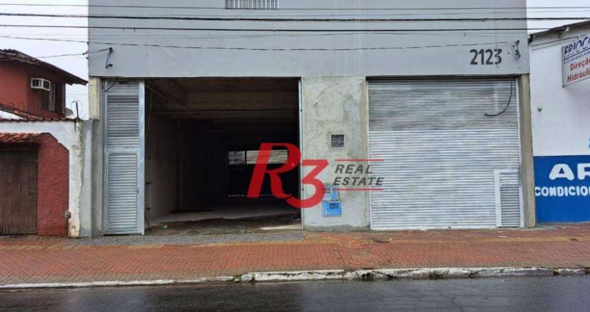 Galpão com 200m² de área, portão automático e excelente localização