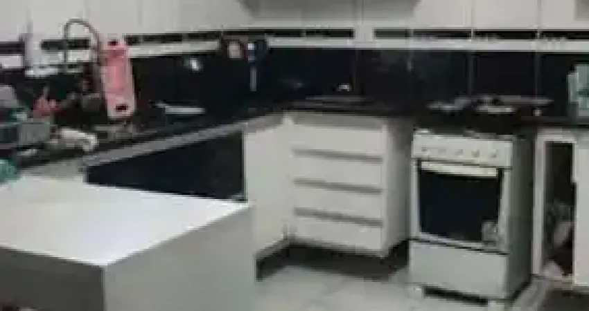 Sobrado com 3 dormitórios à venda, 216 m² por R$ 500.000,00 - Castelo - Santos/SP