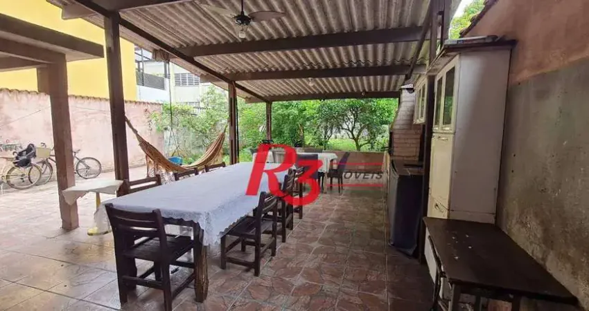 Sobrado com 5 dormitórios à venda, 600 m² por R$ 960.000,00 - Vila Cascatinha - São Vicente/SP
