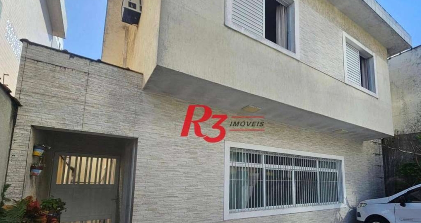 Oportunidade no Campo Grande Sobrado á venda com 3 Dorms, Quintal com Churrasqueira e 3 Vagas Fixas
