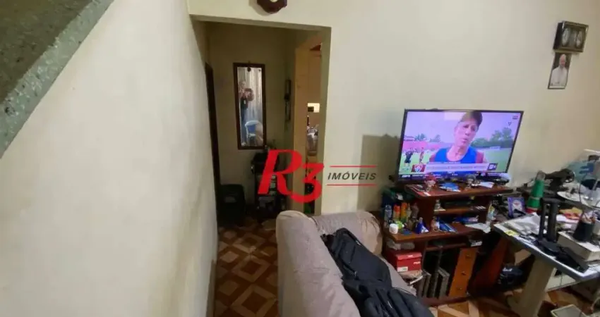 Sobrado com 2 dormitórios à venda, 77 m² por R$ 550.000,00 - Vila Matias - Santos/SP
