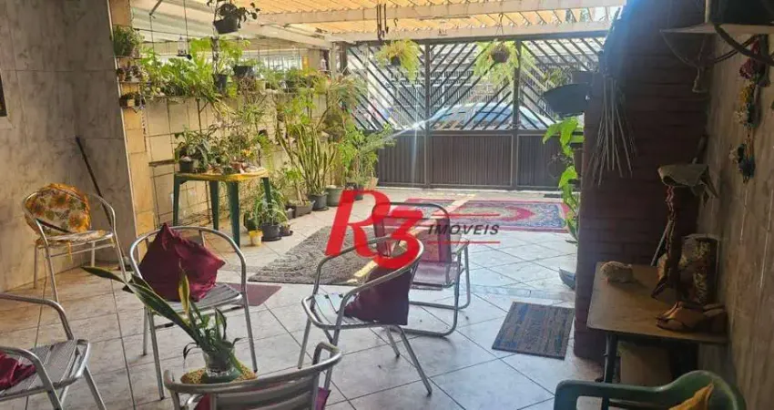 Sobrado com 3 dormitórios à venda, 120 m² por R$ 460.000,00 - Vila Cascatinha - São Vicente/SP