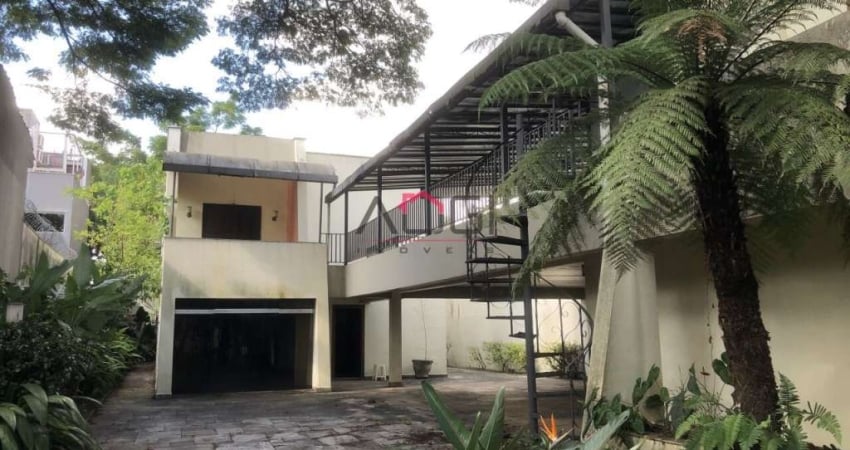 São 718 m² de construção e mais de 1.500 m² de terreno !!!!