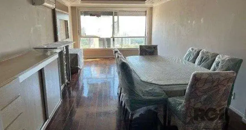 Apto de 3 dormitórios no mont serrat com linda vista da cidade e 1 vaga de garag