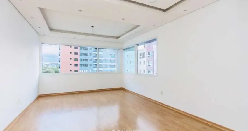 Apartamento de 2 dormitórios, 2 vagas e elevador no bairro Passo da Areia