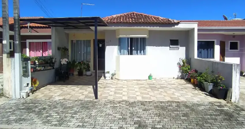 Excelente casa com 57 m2, 2 quartos semi-mobiliados, 1 suíte , 2 vagas de garagem em  condomínio fechado  na fazenda rio grande !!