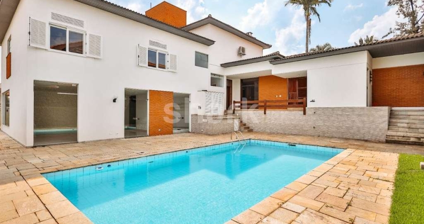 Casa à venda por R$ 3.950.000,00 em Alphaville, Santana de Parnaíba-SP