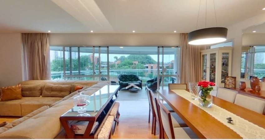 Apartamento à venda por R$ 3.300.00,00 em Alphaville, Barueri-SP