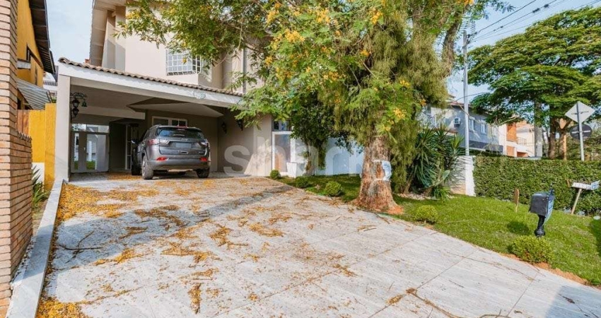 Casa à venda por R$ 2.250.000,00 em Alphaville - SP