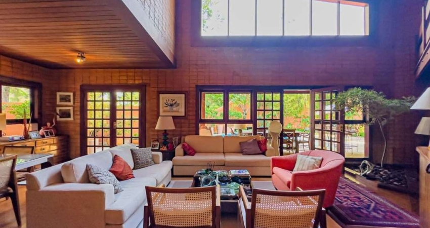 Casa à venda por R$ 4.000.000,00 em Alphaville, Barueri - SP