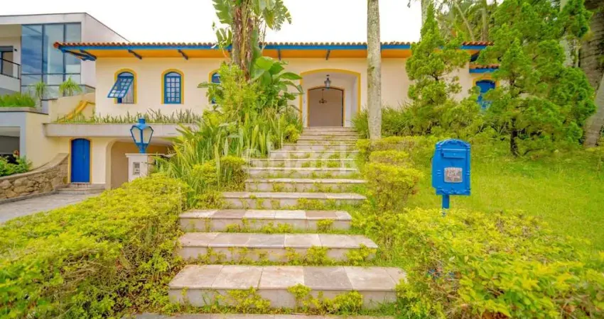 Casa à venda por R$ 4.500.000,00 em Alphaville, Santana de Parnaíba-SP
