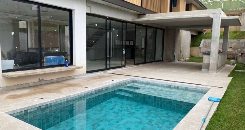 Casa para venda por R$ 4.400.000,00 em Alphaville,  Santana de Parnaíba-SP