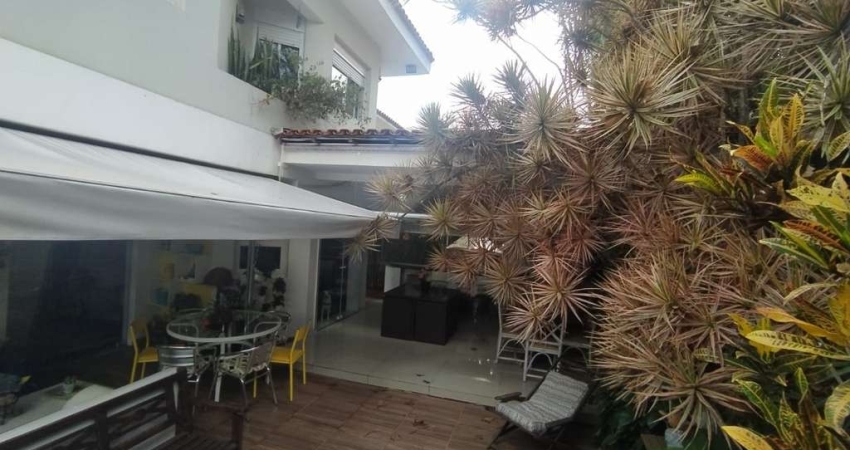 Casa à venda por R$ 4.500.000,00 e locação 25.000,00/pacote em Alphaville, Santana de Parnaíba-SP