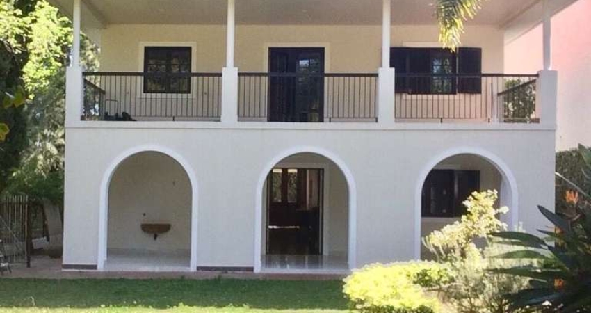Casa à venda  e Locação por  R$ 8.500.000,00   locação pacote R$ 38.000,00em Alphaville, Barueri-SP
