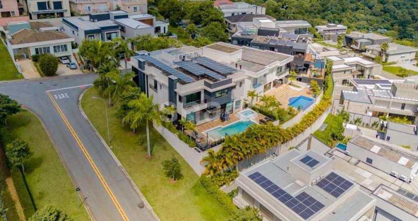 Casa para venda por R$ 12.990.000,00 em Alphaville,  Santana de Parnaíba-SP