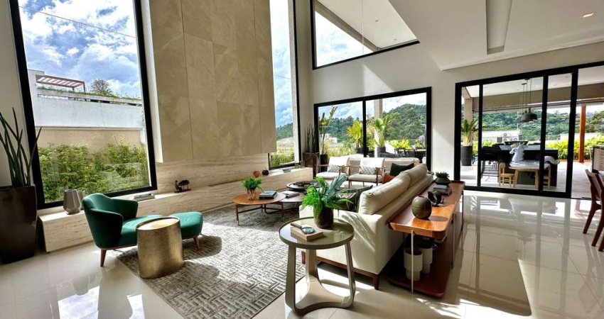 Casa para venda porteira fechada no Tamboré, Santana de Parnaíba, SP