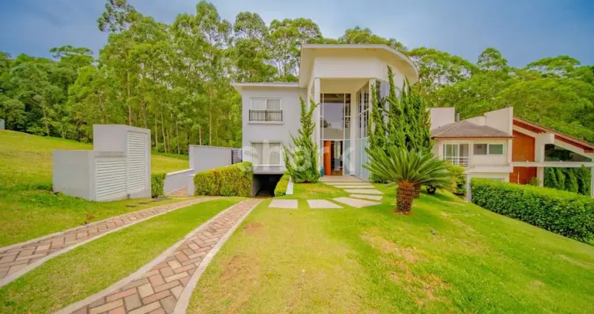 Casa á venda em Alphaville, Santana de Parnaíba - SP